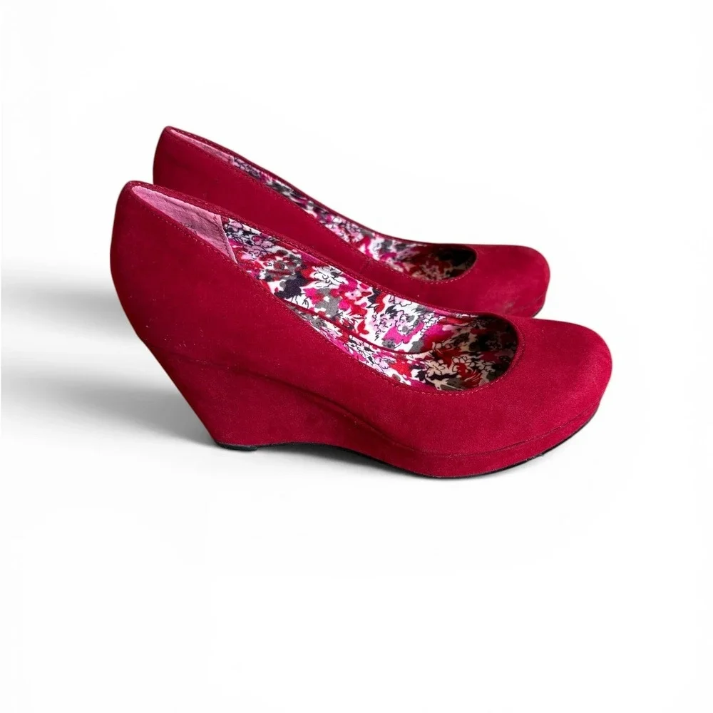 American Rag CIE Kennawin Wine Red Faux‎ Suede Wedge Pumps Platform Size 6.5M
